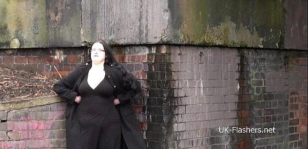  BBW amateur Emmas public masterbation and outdoor flashing of fat gal in homemad